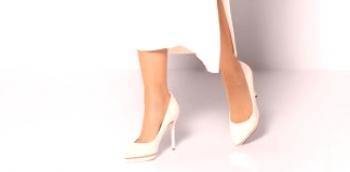 Бијеле платформске ципеле - избор елегантних и софистицираних жена