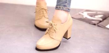Женске ципеле са везицама: за љубитеље 